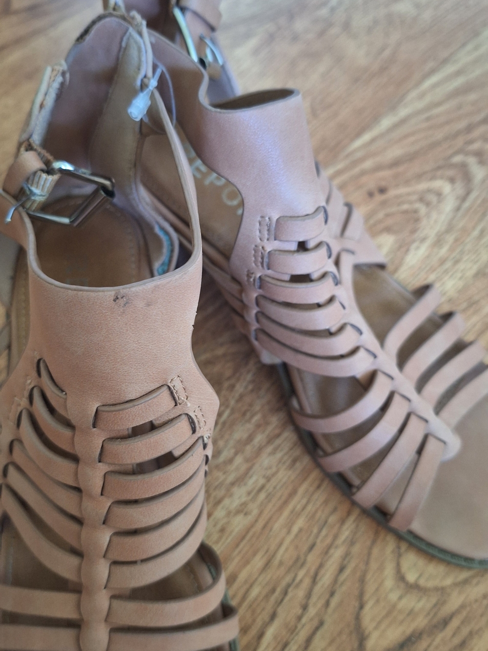 Womens Tan Strappy Sandals - Unbranded Size Unknown